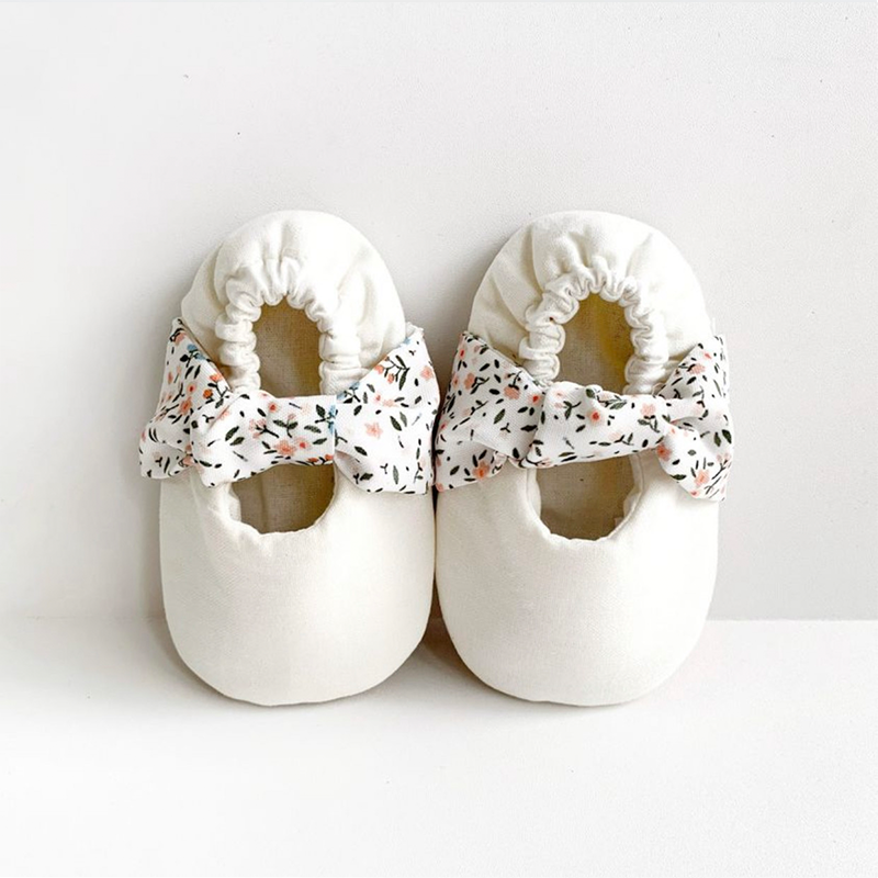 MINI SHOES // LA FLEUR IN WHITE