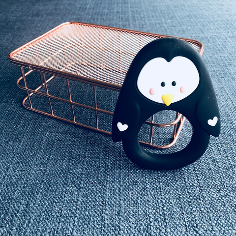 TEETHER // PENGUIN (BLACK)