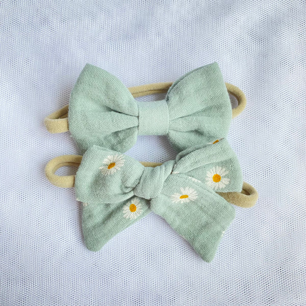 GIFT SET // MINT DAISIES (BIB x HEADBAND)