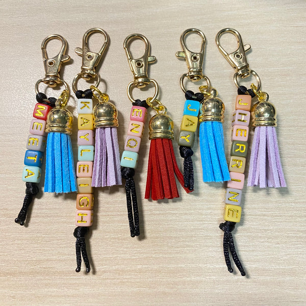 GIFTS // CUSTOM NAME KEYRING