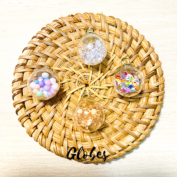 GIFTS // CUSTOM NAME KEYRING
