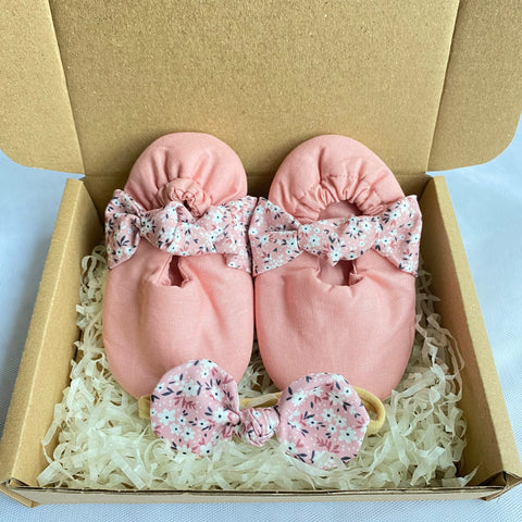 GIFT SET // LA FLEUR IN WHITE (HEADBAND x MINI SHOES)