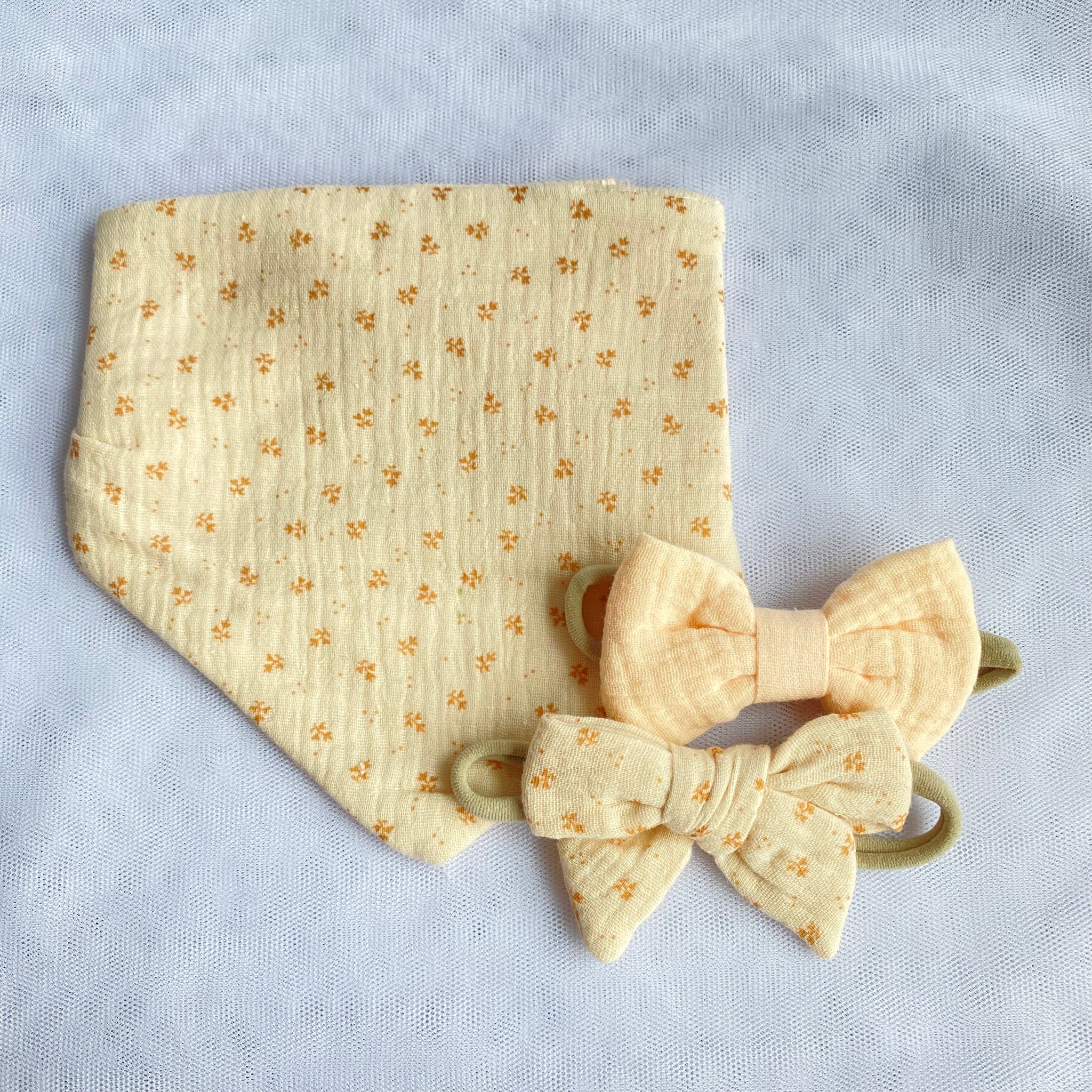 GIFT SET // DAINTY FLEUR (BIB x HEADBAND)