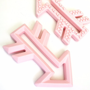 TEETHER // ARROW (PINK)