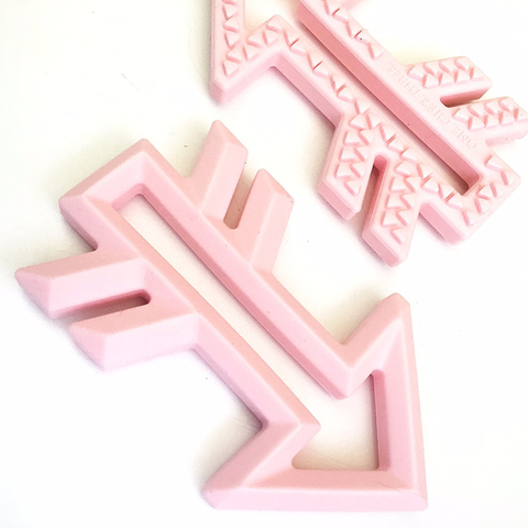 TEETHER // ARROW (PINK)